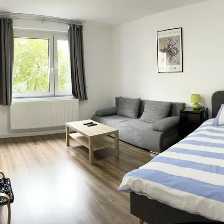 Easy To Duesseldorf Messe, 2-bedroom With Kitchen And Garden *