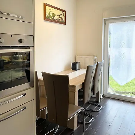 Easy To Duesseldorf Messe, 2-bedroom With Kitchen And Garden * דיסבורג