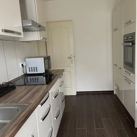 Easy To Duesseldorf Messe, 2-bedroom With Kitchen And Garden דירה