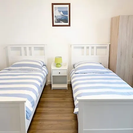 Easy To Duesseldorf Messe, 2-bedroom With Kitchen And Garden