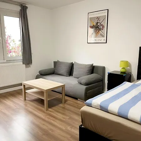 Easy To Duesseldorf Messe, 2-bedroom With Kitchen And Garden דירה דיסבורג