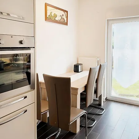 Easy To Duesseldorf Messe, 2-bedroom With Kitchen And Garden דירה