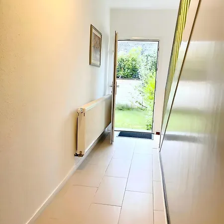 Easy To Duesseldorf Messe, 2-bedroom With Kitchen And Garden דירה