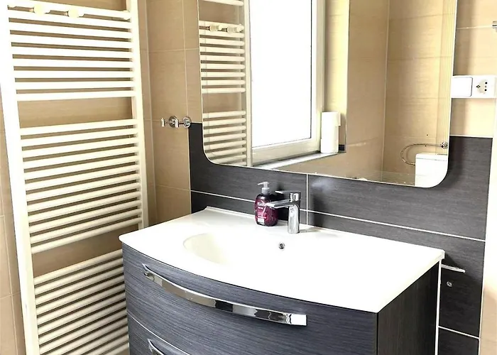 Easy To Duesseldorf Messe, 2-bedroom With Kitchen And Garden