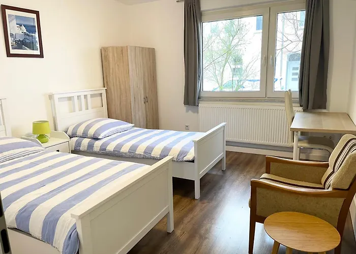 Easy To Duesseldorf Messe, 2-bedroom With Kitchen And Garden