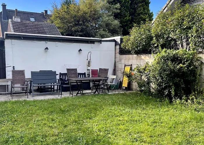 Easy To Duesseldorf Messe, 2-bedroom With Kitchen And Garden *